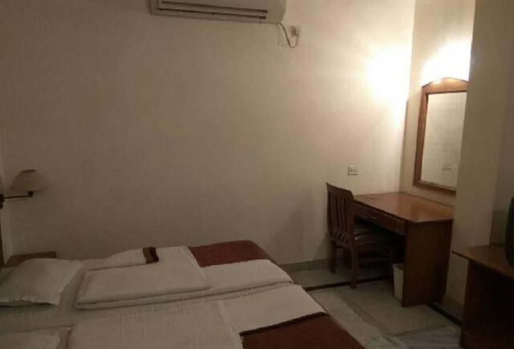 Mahalaxmi Plaza Hotel Faridabad Rom bilde